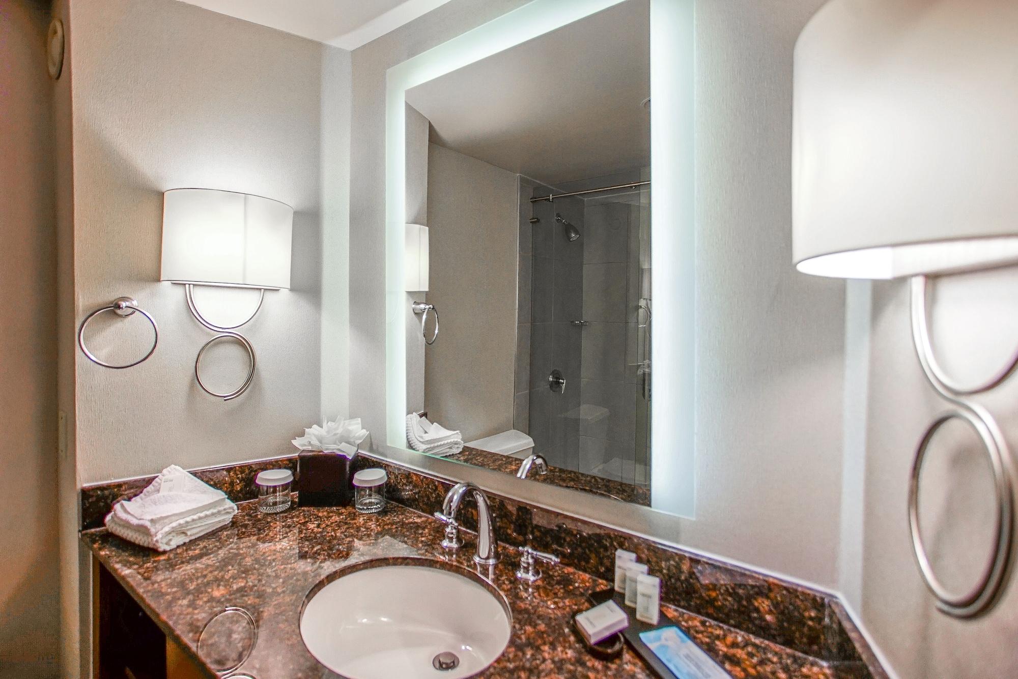 מלון Ramada By Wyndham סאות'פילד מראה חיצוני תמונה