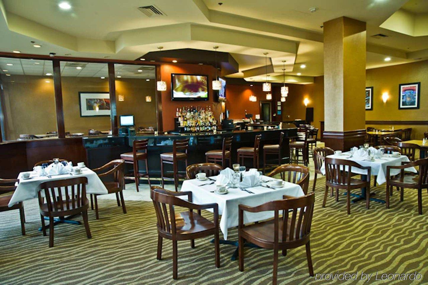 מלון Ramada By Wyndham סאות'פילד מסעדה תמונה