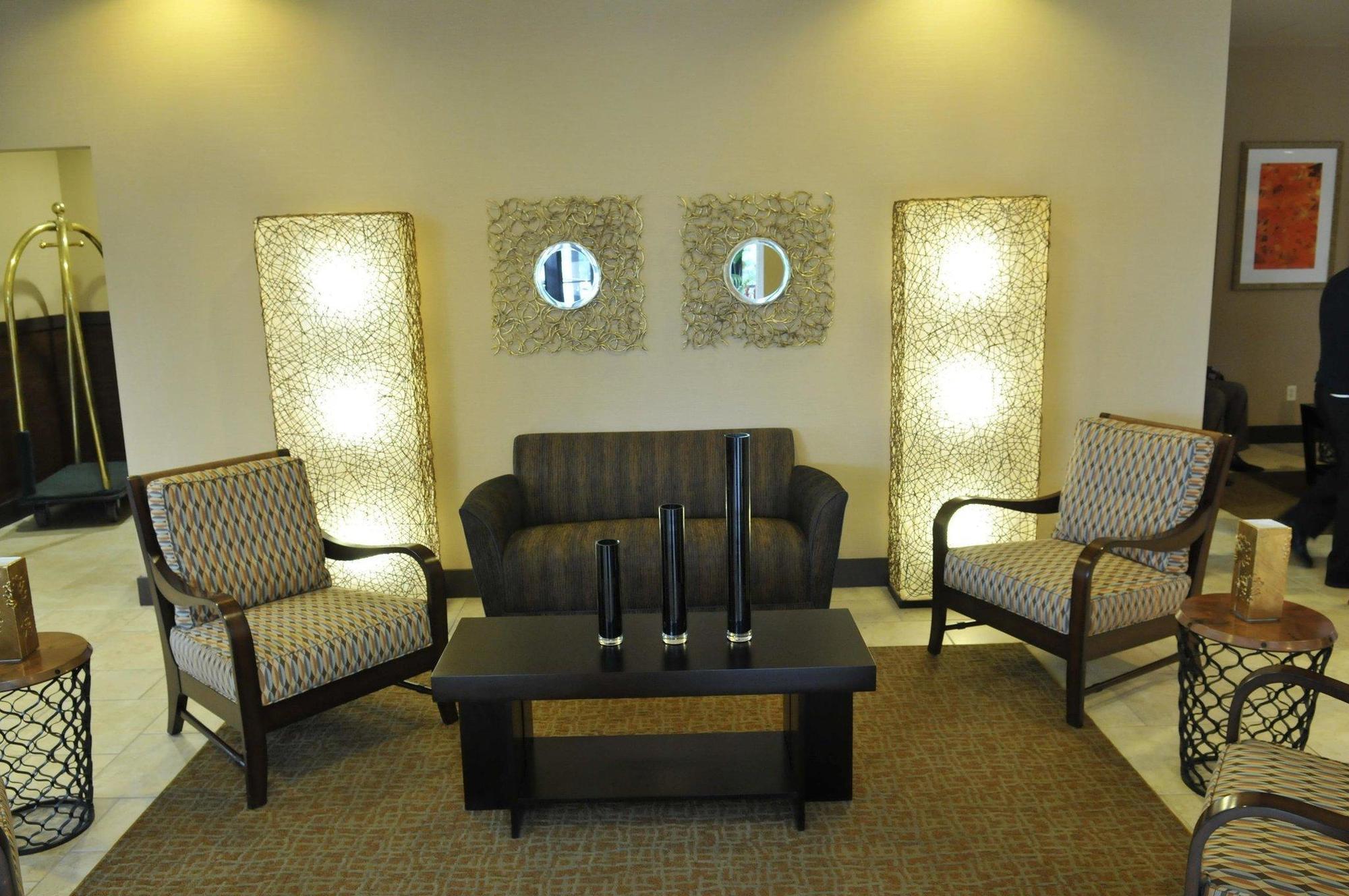 מלון Ramada By Wyndham סאות'פילד מראה חיצוני תמונה