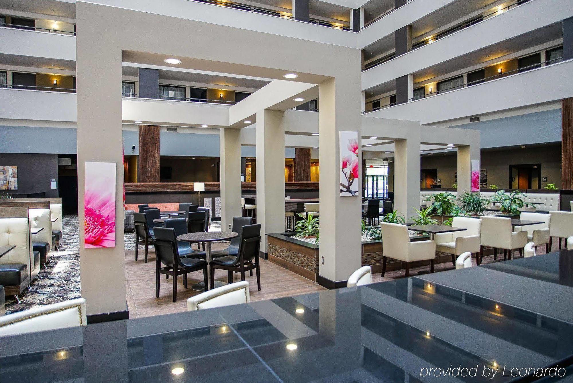 מלון Ramada By Wyndham סאות'פילד מראה חיצוני תמונה