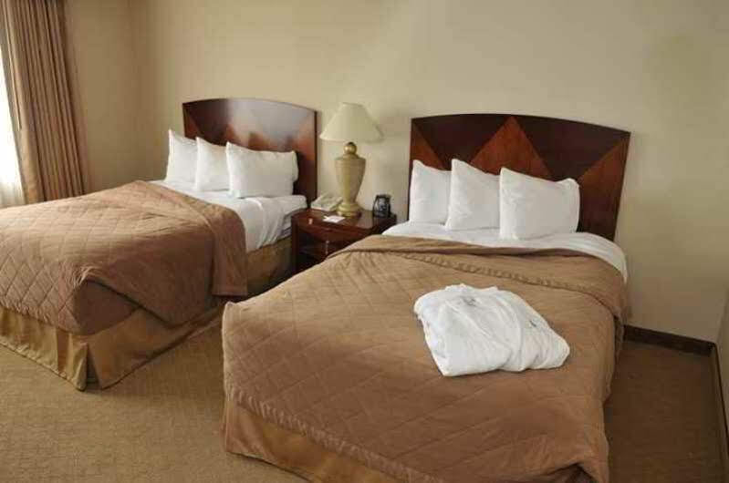 מלון Ramada By Wyndham סאות'פילד מראה חיצוני תמונה