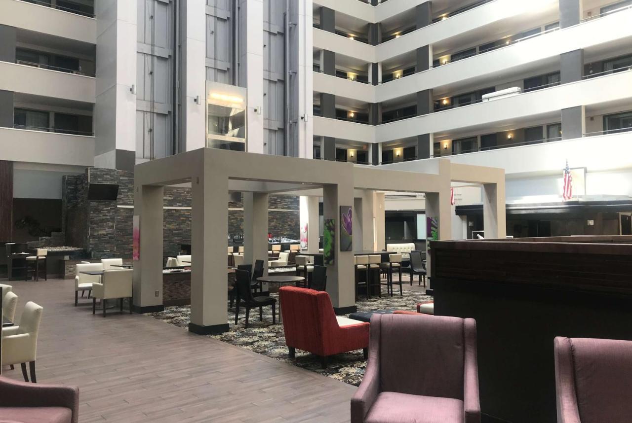 מלון Ramada By Wyndham סאות'פילד מראה חיצוני תמונה