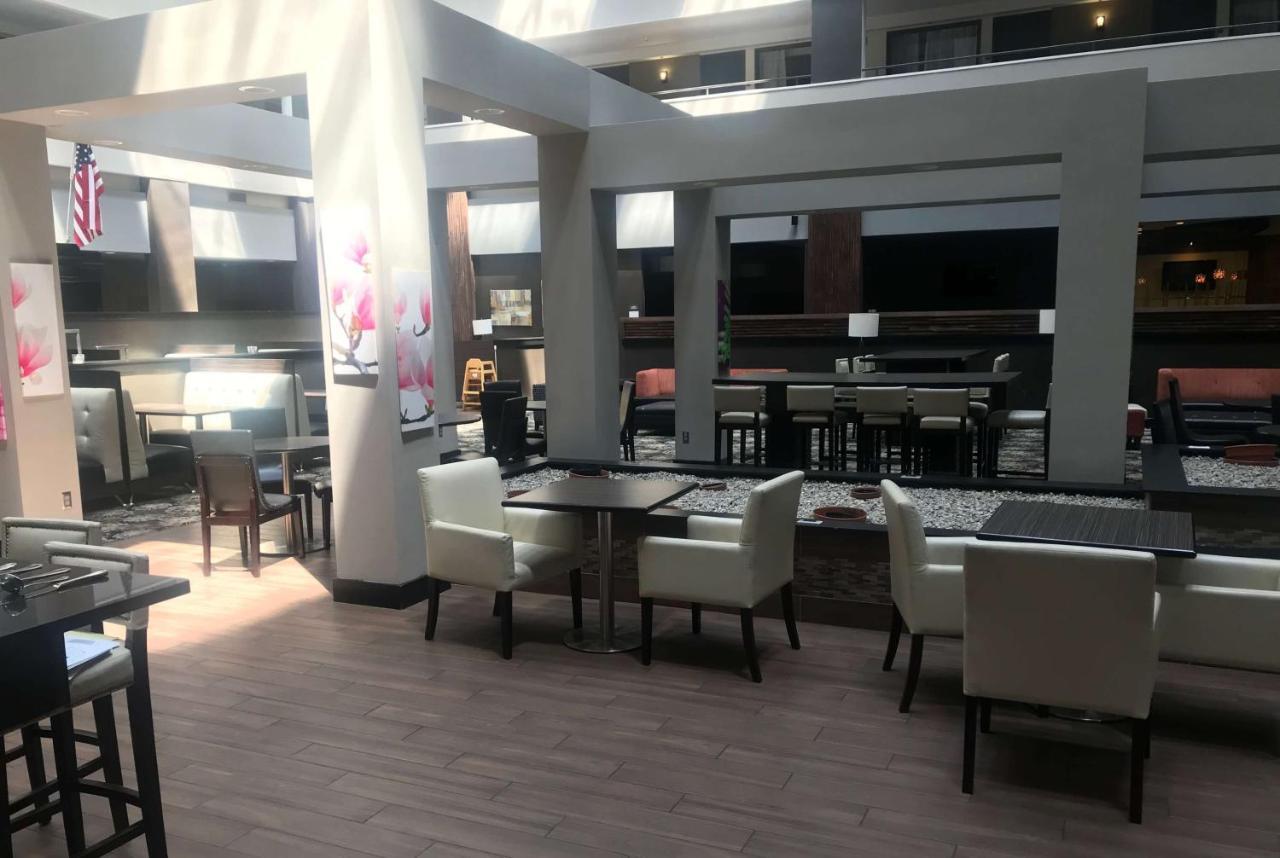 מלון Ramada By Wyndham סאות'פילד מראה חיצוני תמונה